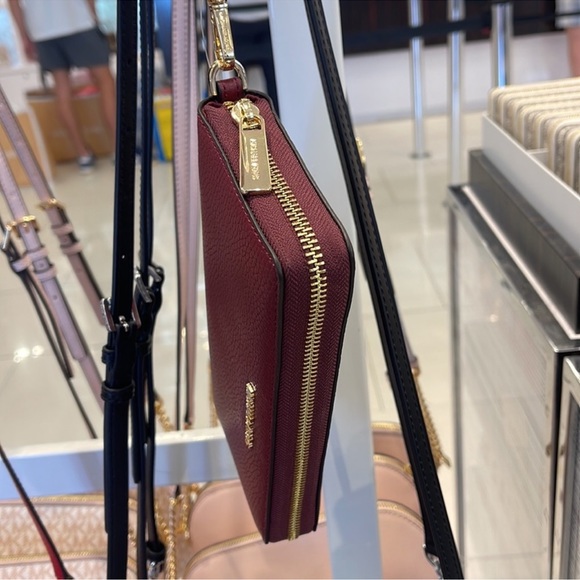 MICHAEL KORS Leather Continental Wristlet Phone Case Wallet 
Dark Cherry 
NWT - Picture 12 of 15